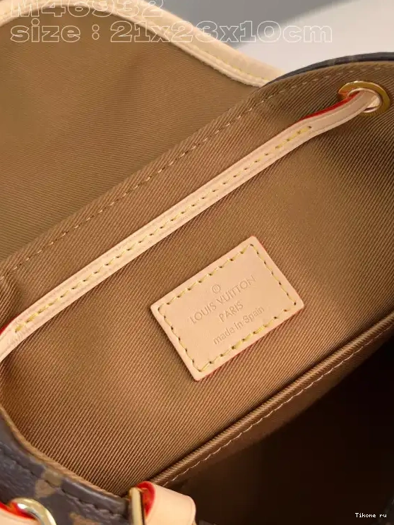 Affordable LOUIS Excursion VUITTON PM 0608